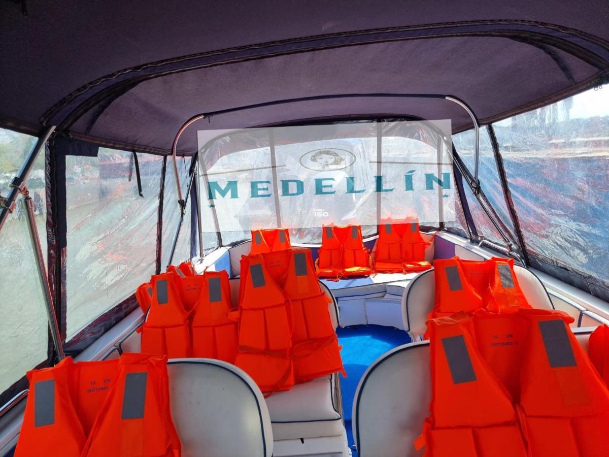 Pensiunea Medellin Tulcea Extérieur photo