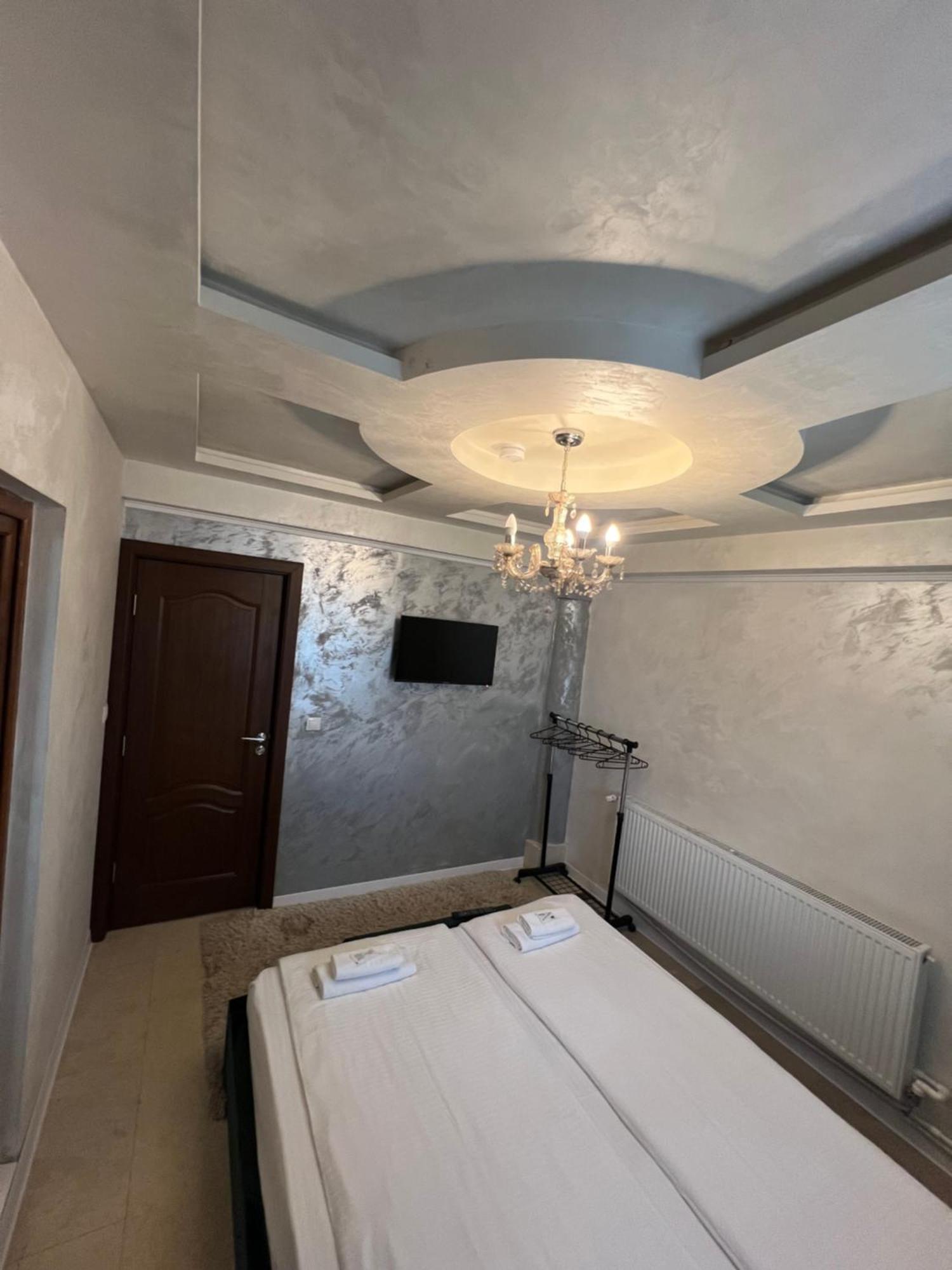 Pensiunea Medellin Tulcea Extérieur photo